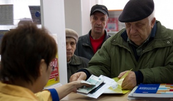 В Украине в 2016 году дважды повысят пенсии