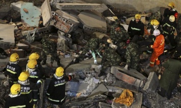 В Китае обрушилось двухэтажное здание, погибли 17 человек