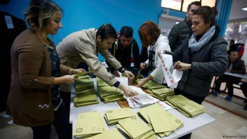 На выборах в Турции лидирует партия президента