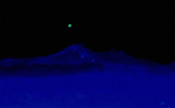 ВИДЕО: В Италии засняли влетающее в жерло вулкана НЛО