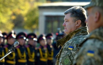 Порошенко поздравил военнослужащих с Днем ракетных войск и артиллерии