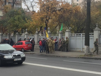 Митинг сторонников партии УКРОП начался под Верховной Радой