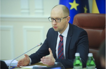 Яценюк анонсирует отставки министров своего правительства