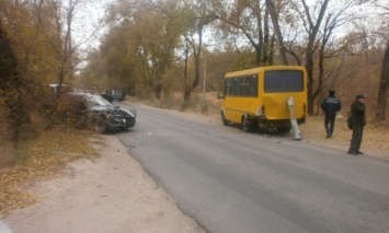 В Запорожье ВАЗ столкнулся с автобусом, пострадали пять человек, - ГАИ