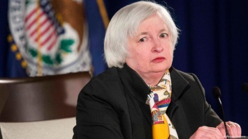 Глава ФРС допустила повышение процентной ставки в середине декабря