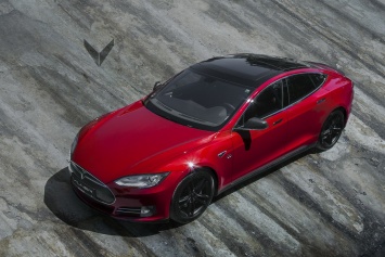 Vilner выполнил тюнинг Tesla Model S P85+ в красно-черных тонах