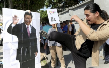 На Тайване начались массовые протесты против встречи руководства с главой КНР