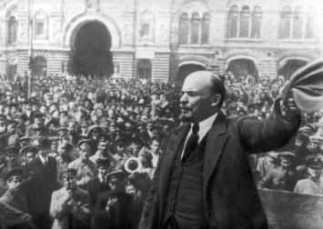 7 ноября отмечают День Великой Октябрьской революции 1917 года