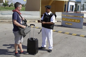 В аэропорту Шарм-эль-Шейха за взятку можно пронести оружие и наркотики, - Associated Press