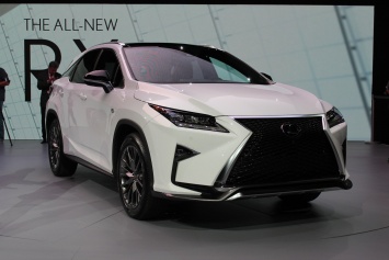 Lexus назвала российские цены на новый внедорожник RX