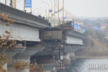 В Николаеве разводили Варваровский мост