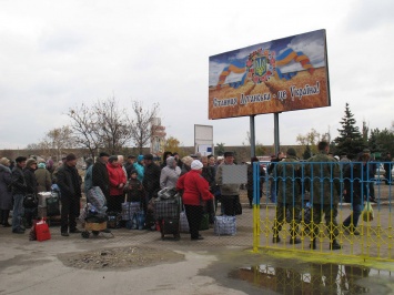 Тука думает над закрытием пешего перехода в Станице Луганской из-за обстрелов