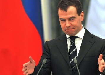 Повышать пенсионный возраст в РФ рано или поздно придется, – Медведев