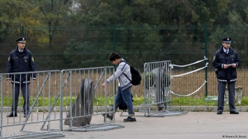 СМИ: Словения начинает строить забор на границе с Хорватией