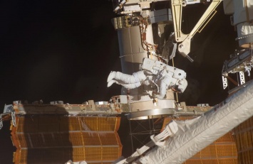 Семь забавных фактов о том, как космонавты выходят в открытый космос