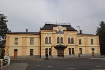 Чехия: Самый красивый вокзал Чехии находится в Нови-Йичине