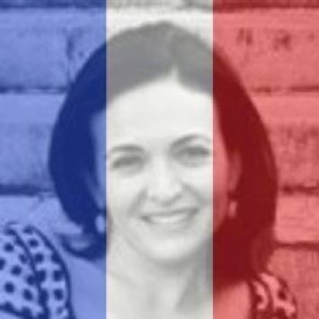 Facebook предложил раскрасить свои "аватарки" в цвета французского флага