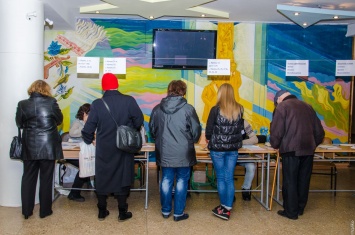 "Опора": Явка избирателей на выборах в Днепропетровске на 12:00 составила 18%