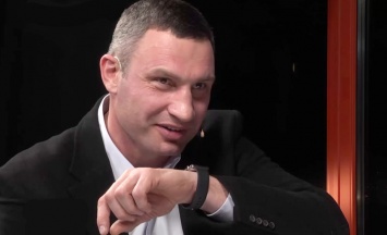 Кличко и Саакашвили поговорили по Apple Watch в прямом эфире