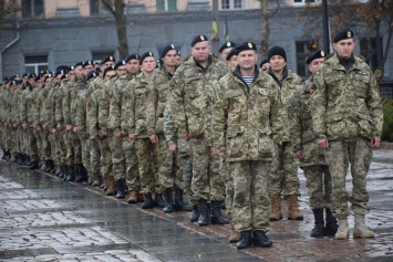 325 николаевских морских пехотинцев присягнули на верность Украине