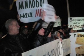 ТИК в Кривом Роге начала принимать жалобы, протестующие контролируют процесс, - корреспондент