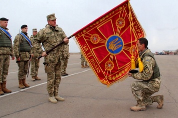 Николаевским морпехам, которые выполняют задачи в зоне АТО, вручили Боевое знамя