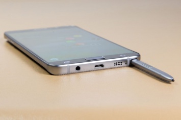 Samsung теперь предупреждает пользователей Galaxy Note 5 о риске сломать смартфон стандартным стилусом