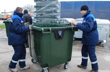 Евпатория получила полторы сотни мусорных контейнеров (ФОТО)