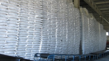 В Черкассах предпринимаются попытки силового захвата склада с государственным сахаром