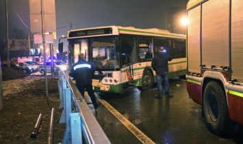 В Москве произошло крупное ДТП с участием автобуса