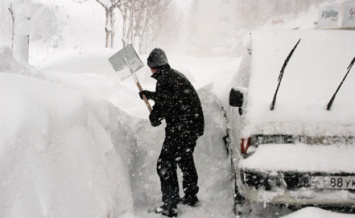 Во время снегопадов въезды в Киев будут ограничивать для грузовиков
