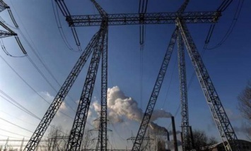 Из-за подрыва ЛЭП поставки электроэнергии в Крым снизились на 25-30%, - "Укрэнерго"