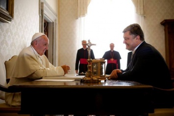 Папа Римский принял приглашение посетить Украину – Порошенко