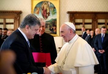Папа Римский считает Минский план единственным путем решения конфликта на Донбассе, - Порошенко