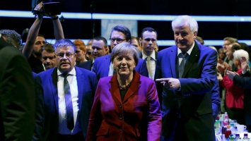 Меркель вступила в открытую конфронтацию с партнерами из ХСС из-за беженцев