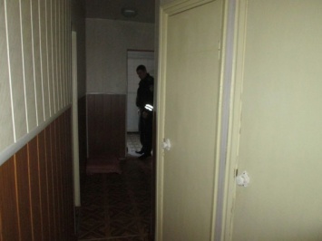 В Первомайске супруги с электрошокером пытались ограбить квартиру пенсионерки