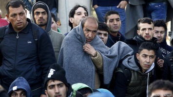 Более 700 беженцев не пропускают из Греции в Македонию