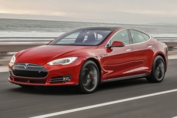 Tesla отзывает все седаны Model S