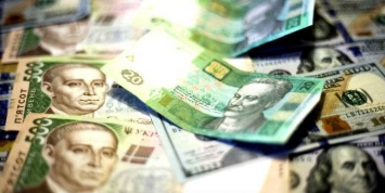 Банки РФ искусственно валят гривну и увеличивают цену доллара - эксперт