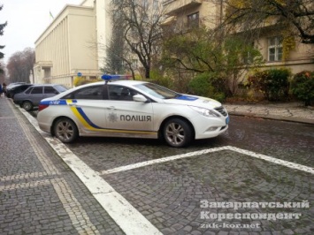 В Ужгороде полицию поймали на нарушении ПДД