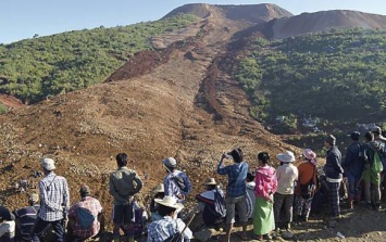 В Бирме лавина мусора похоронила заживо более сотни человек