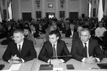 Новоизбранные депутаты Николаевского горсовета приняли присягу
