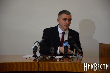 Сенкевич с лидерами фракций обсудил процесс формирования депутатских комиссий