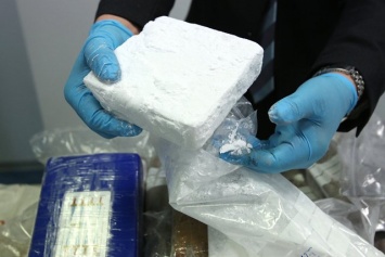 В самолете, летящем с Карибских островов в Мали, обнаружен 41 кг кокаина
