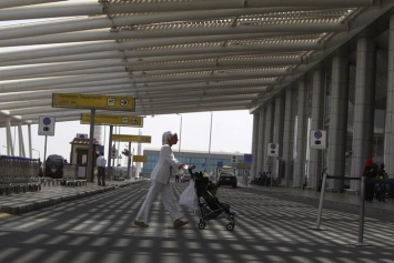 В подозрительных посылках в каирском аэропорту не нашли взрывчатки