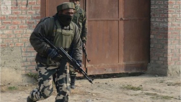 В ходе нападения на военный лагерь в Кашмире убит военнослужащий