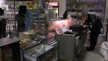 В Николаеве неизвестные в масках ограбили магазин - вынесли 2500 гривен