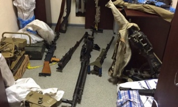 В Киевской обл. задержан злоумышленник, намеревавшийся продать крупную партию оружия, вывезенную из зоны АТО