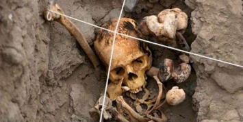 Археологи нашли в Перу захоронения мумий (ВИДЕО)