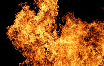 В Днепропетровской обл. произошел пожар в жилом доме, две женщины погибли